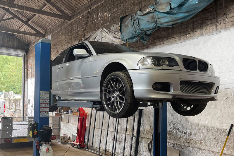 We do undersealing.<br>Please contact to discuss your requirements.